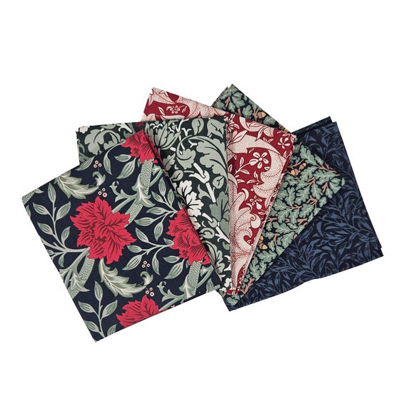 William Morris Pack of 5 Yuletide Fat Quarters