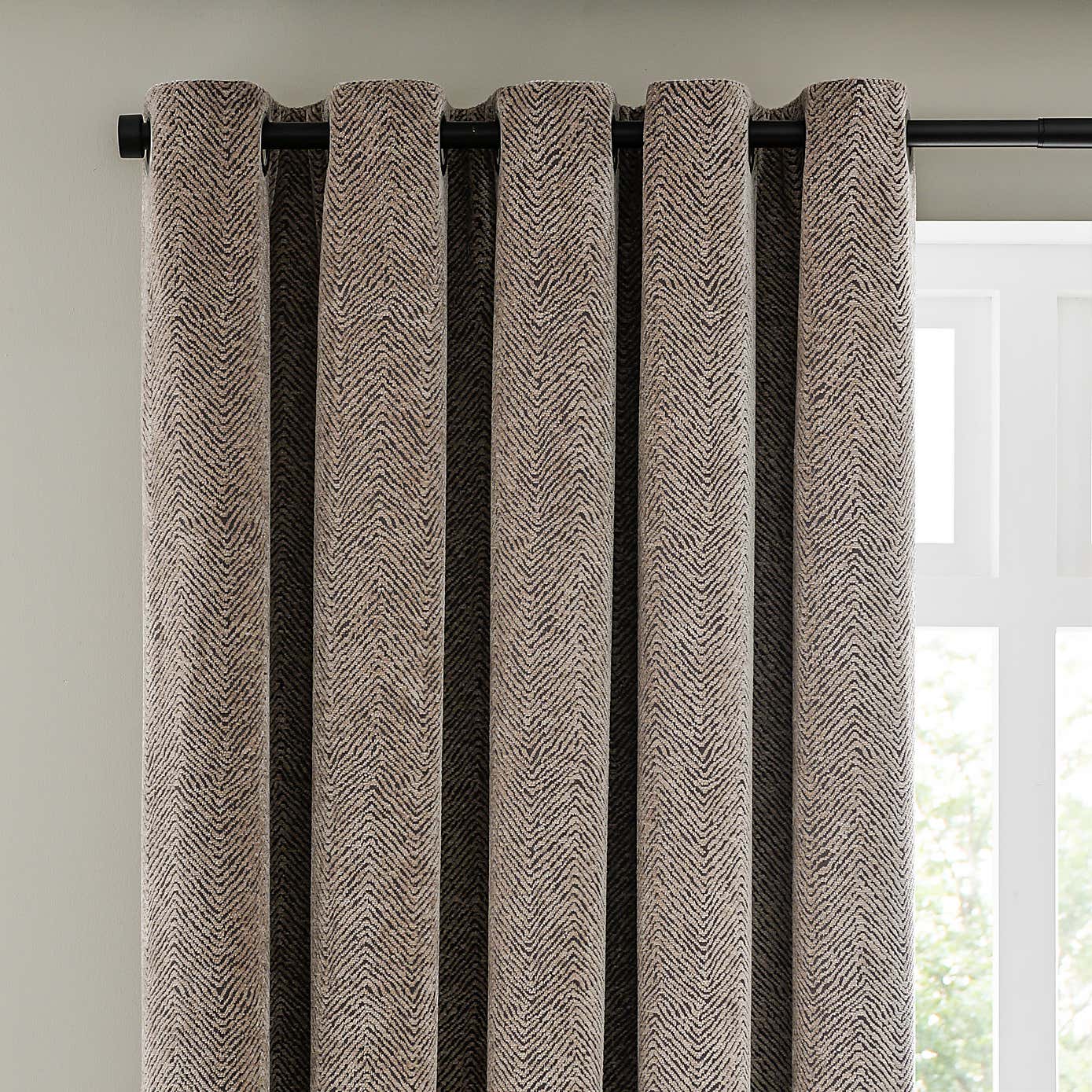 Carousel zoom image position 1 of 5