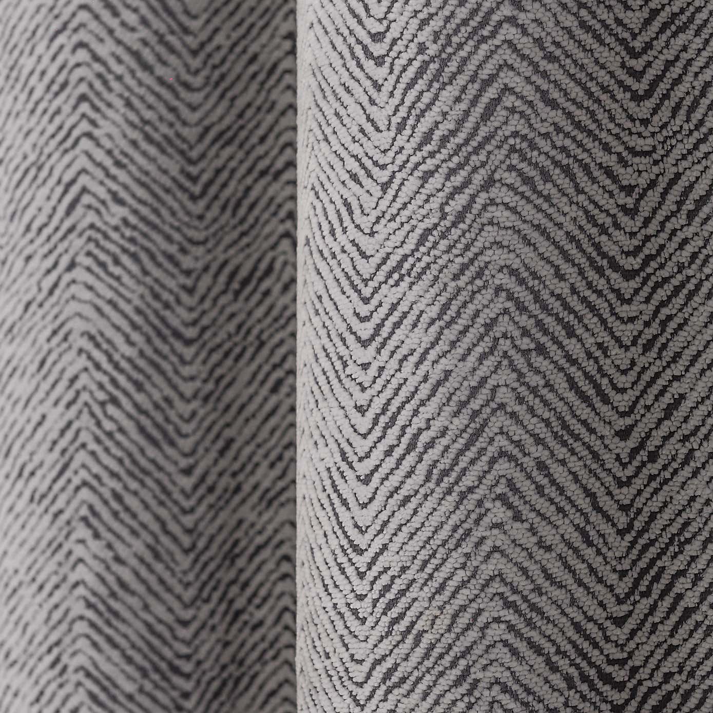 Carousel zoom image position 3 of 5