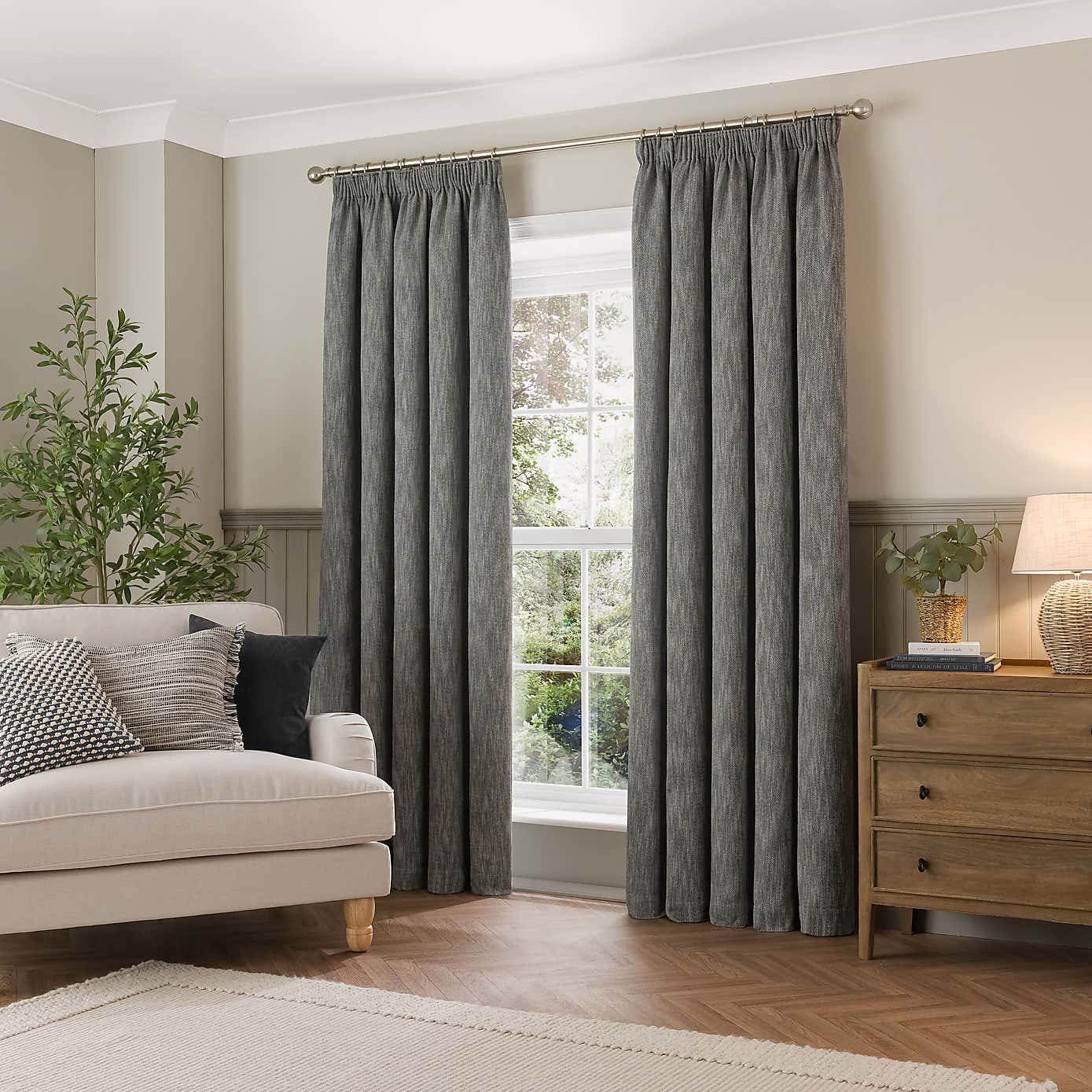 Carousel zoom image position 2 of 8