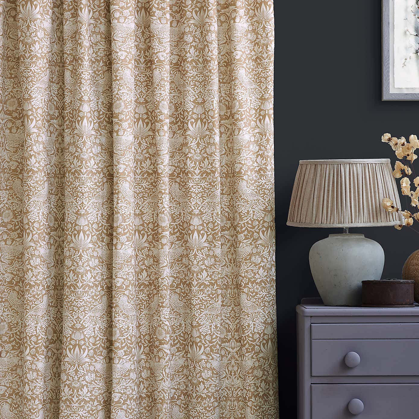 Carousel zoom image position 3 of 4