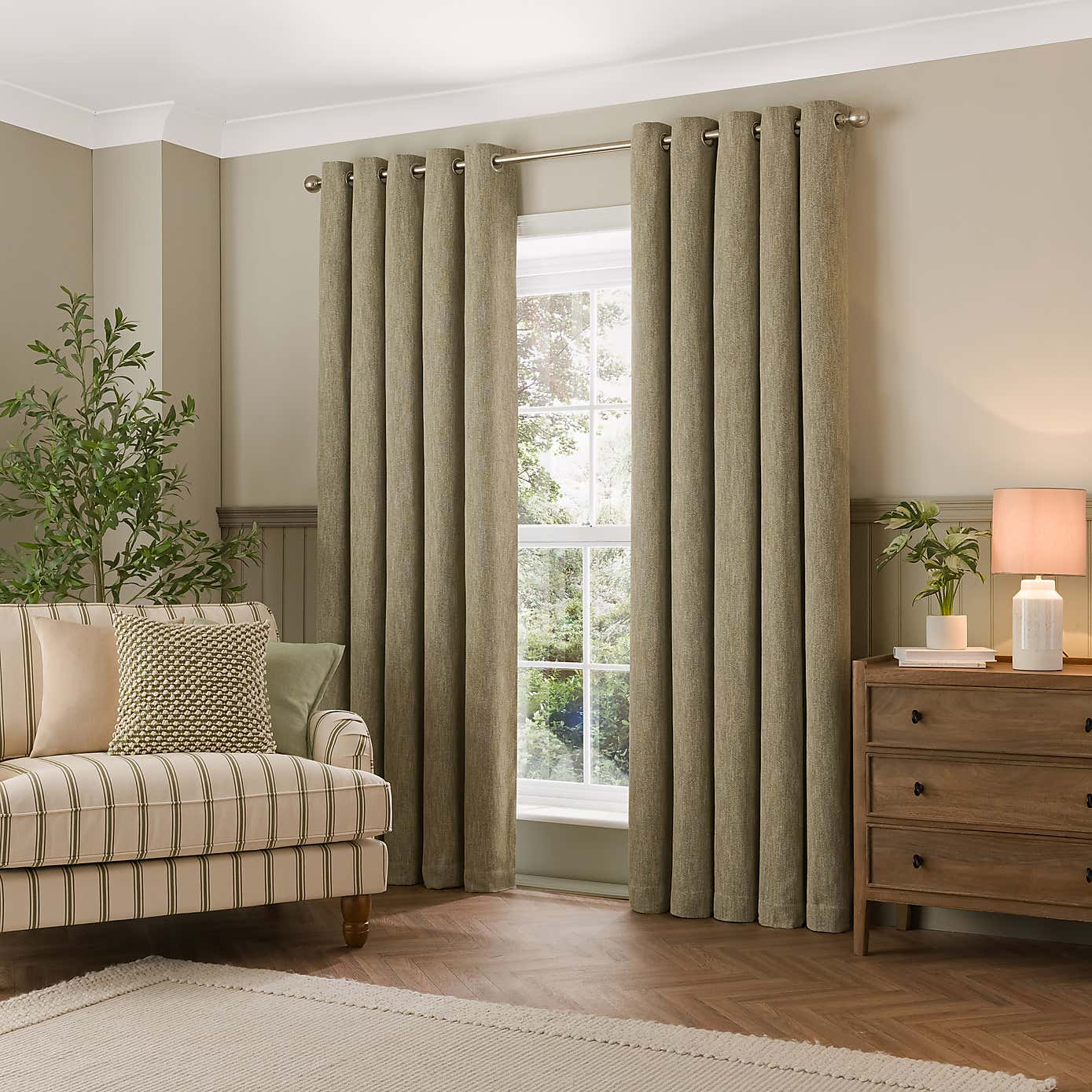 Carousel zoom image position 2 of 8