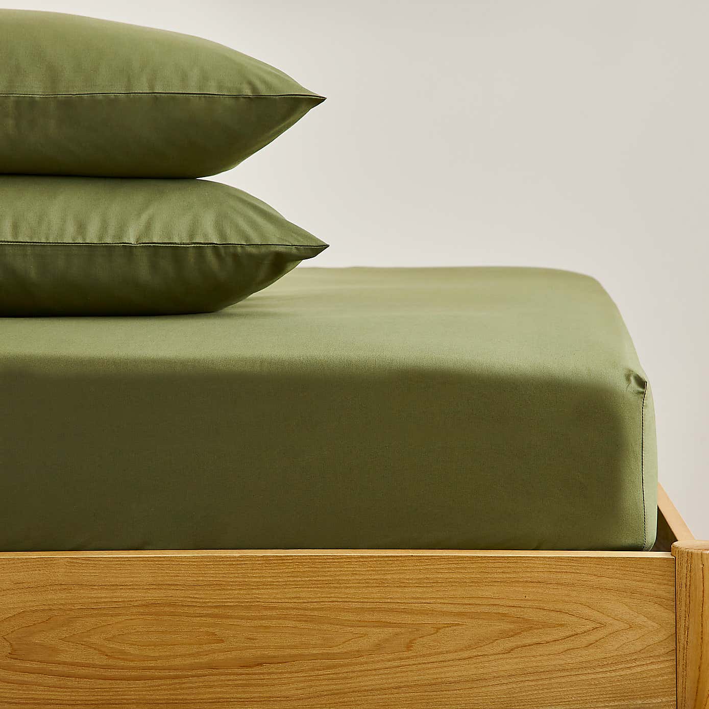 Carousel zoom image position 3 of 3