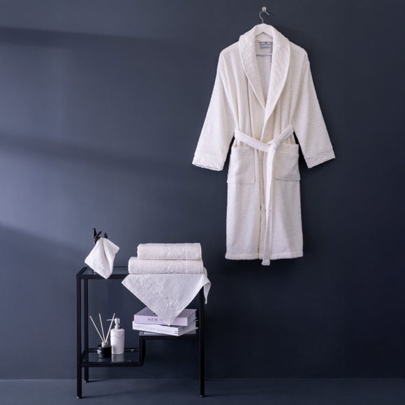 View Per La Casa Set Of 5 White Rakka Jacquard Small Bathrobe & Towels View Per La Casa Set Of 5 White Rakka Jacquard Small Bathrobe & Towels