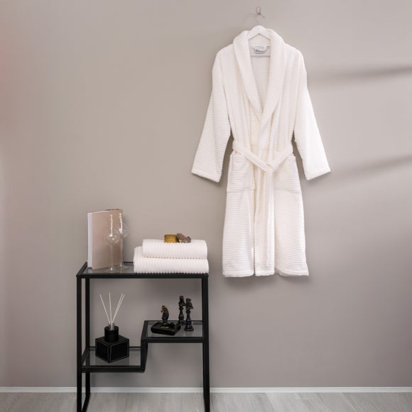 View Per La Casa Set Of 3 White Vilago Dobby Medium Bathrobe & Towels View Per La Casa Set Of 3 White Vilago Dobby Medium Bathrobe & Towels
