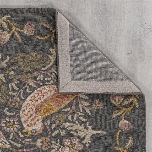 Carousel navigation image position 3 of 6