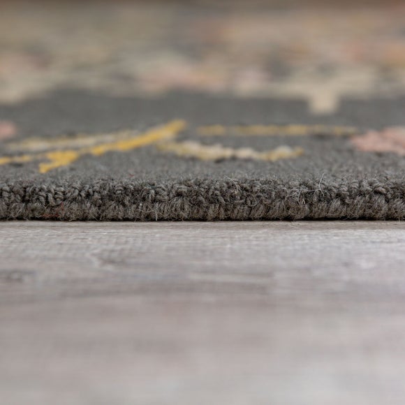 Carousel navigation image position 4 of 6