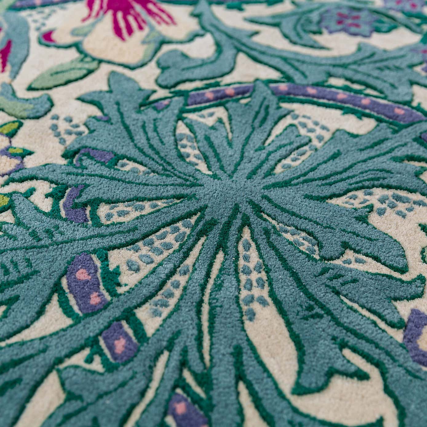 Carousel zoom image position 2 of 7