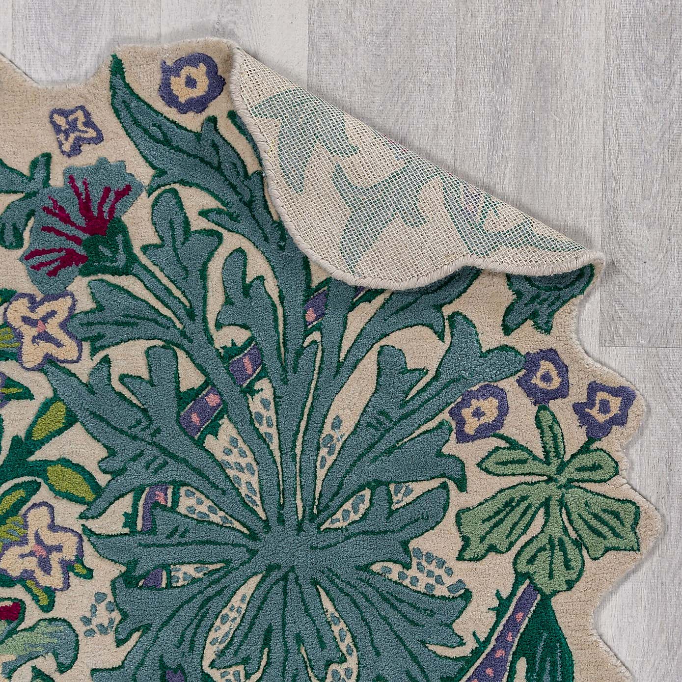 Carousel zoom image position 3 of 7