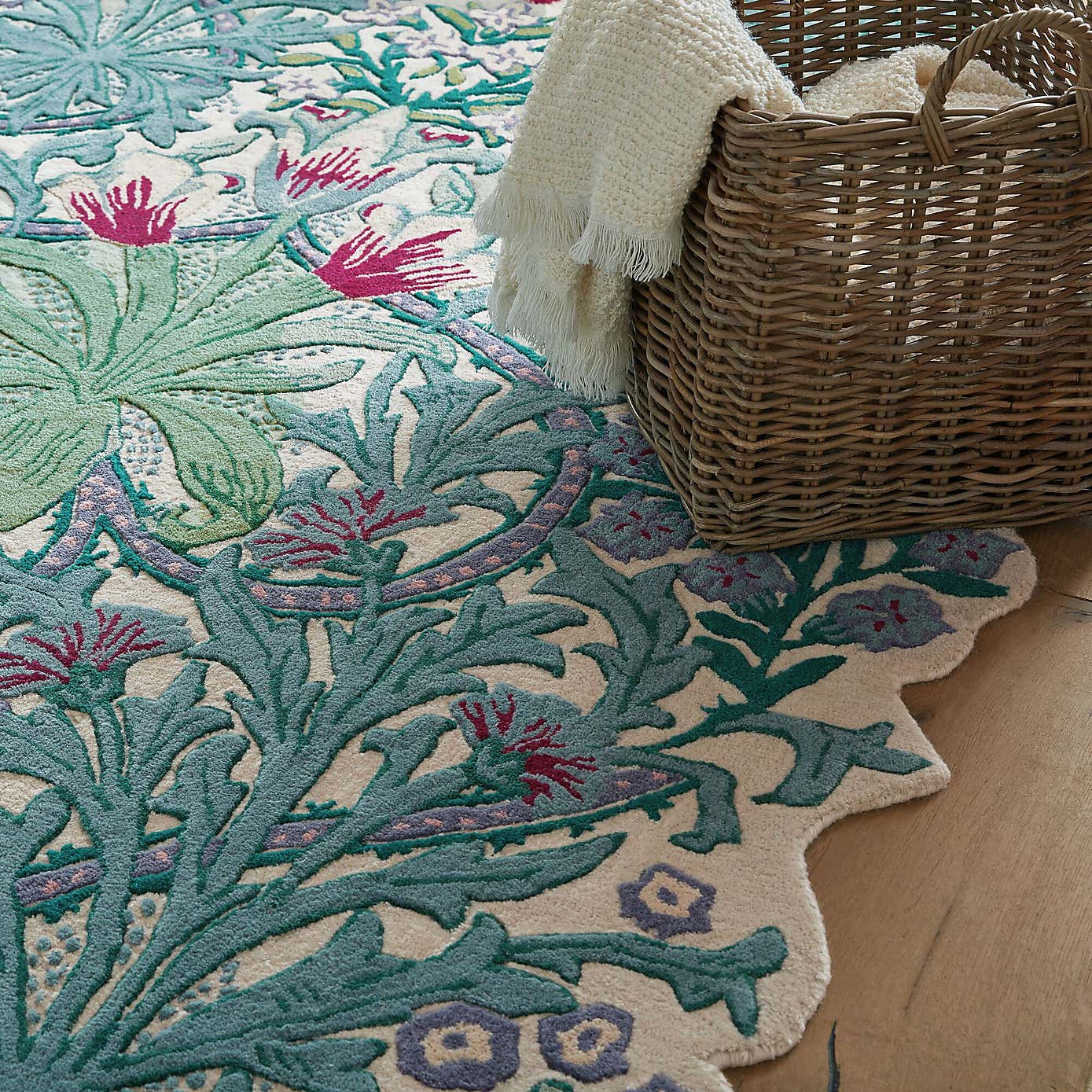 Carousel zoom image position 5 of 7