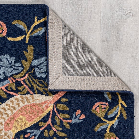 Carousel navigation image position 3 of 6