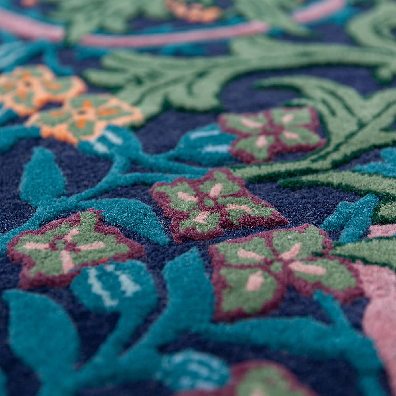 Carousel zoom image position 2 of 6