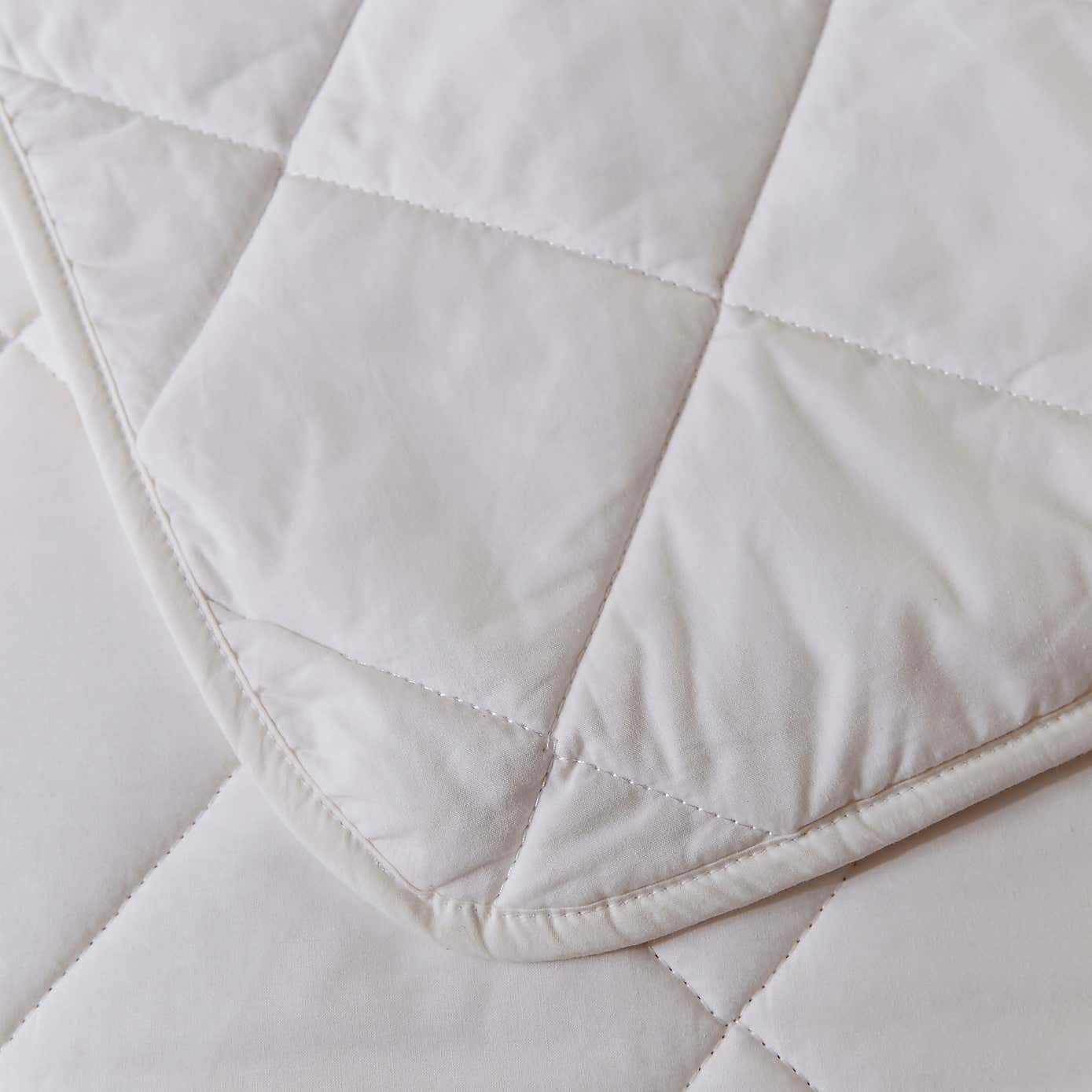 Carousel zoom image position 2 of 3