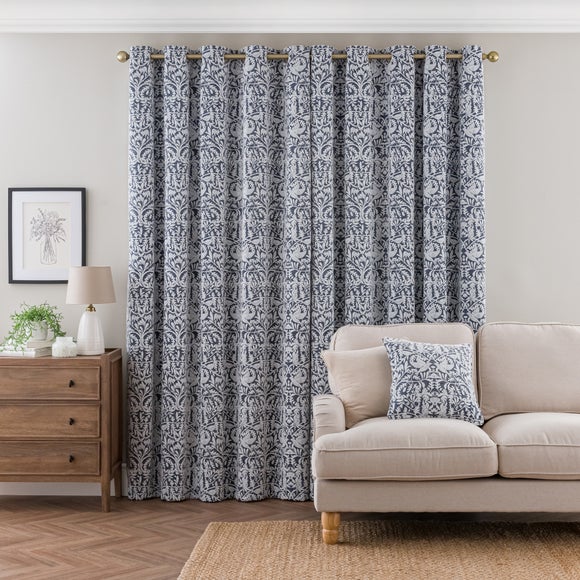 Carousel navigation image position 4 of 6