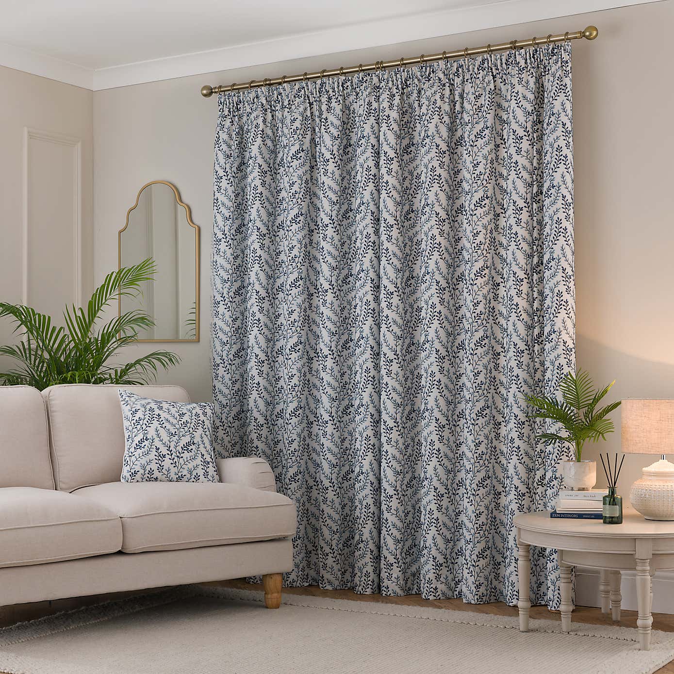 Carousel zoom image position 4 of 5