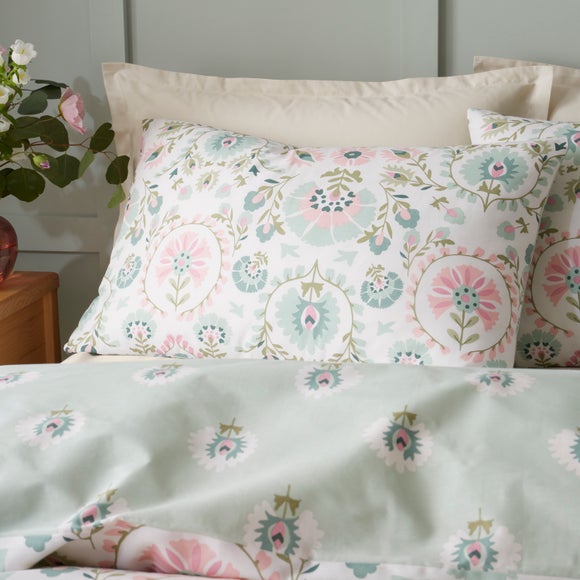 Carousel navigation image position 2 of 8