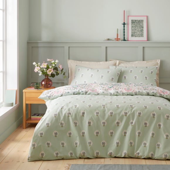 Carousel navigation image position 3 of 8