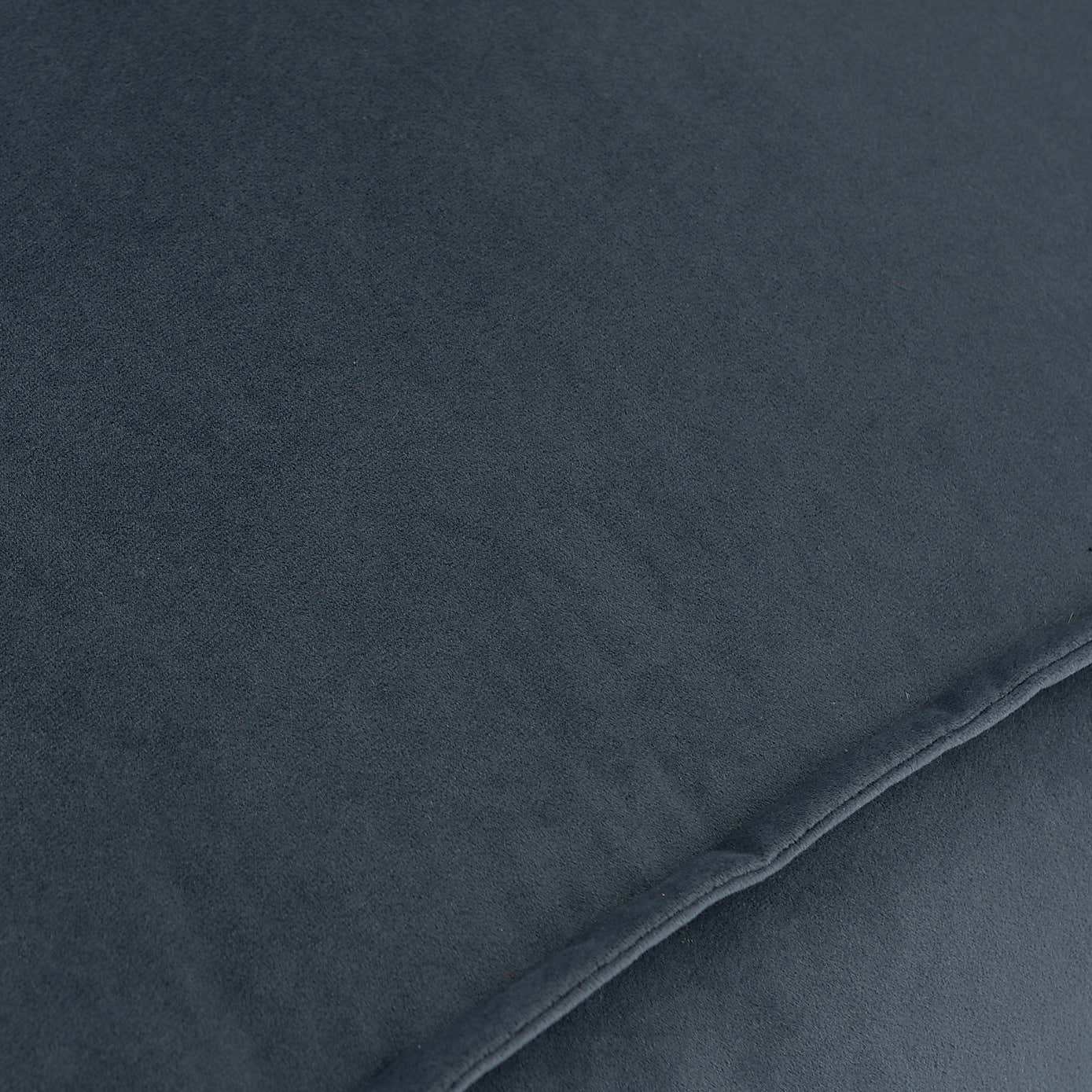 Carousel zoom image position 2 of 6