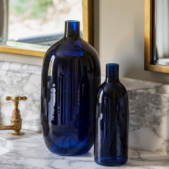 Carousel navigation image position 3 of 3