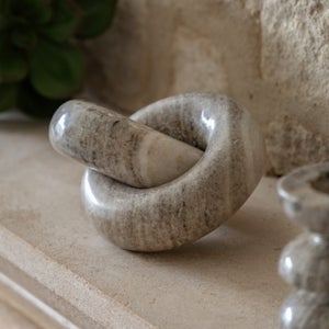 Cedar & Sage Avila Marble Link Ornament
