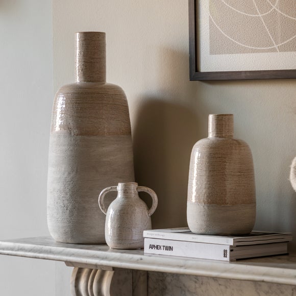 Carousel navigation image position 3 of 4