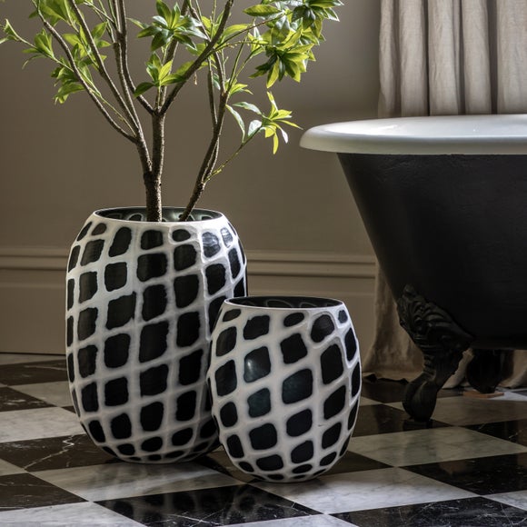 Carousel navigation image position 3 of 4