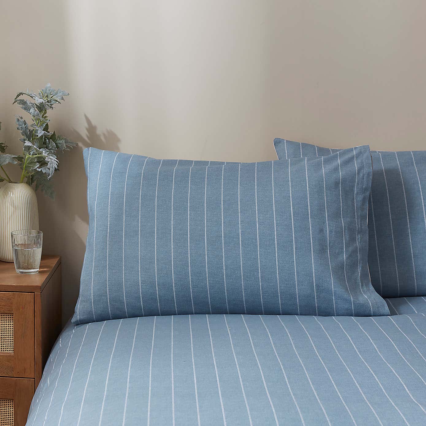 Carousel zoom image position 4 of 8