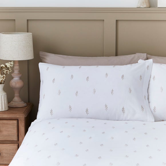 Carousel navigation image position 4 of 7