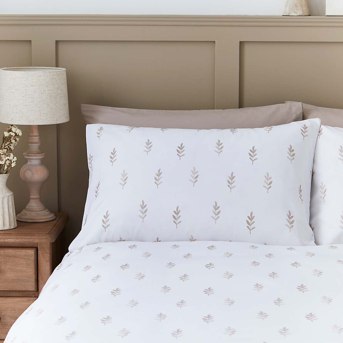 Carousel zoom image position 2 of 7