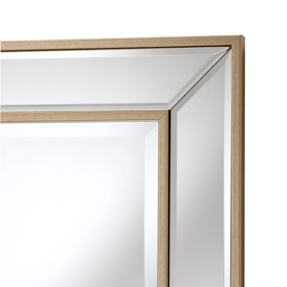 Carousel navigation image position 4 of 4