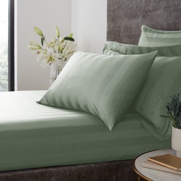 View Hotel Stripe 230 Thread Count 100 Cotton Fitted Sheet View Hotel Stripe 230 Thread Count 100 Cotton Fitted Sheet