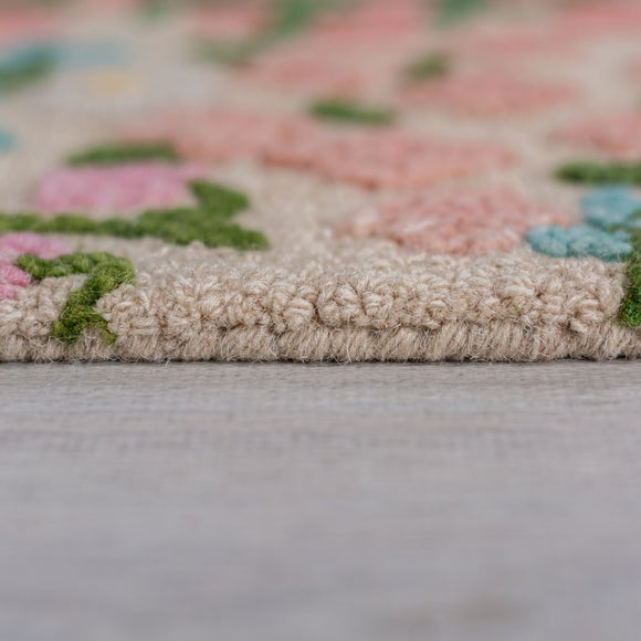 Carousel navigation image position 4 of 6