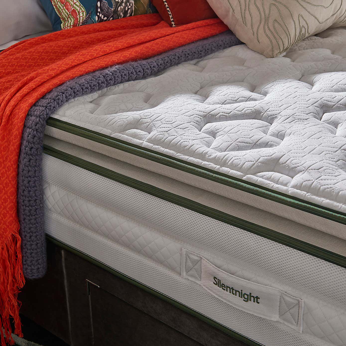 Carousel zoom image position 6 of 9