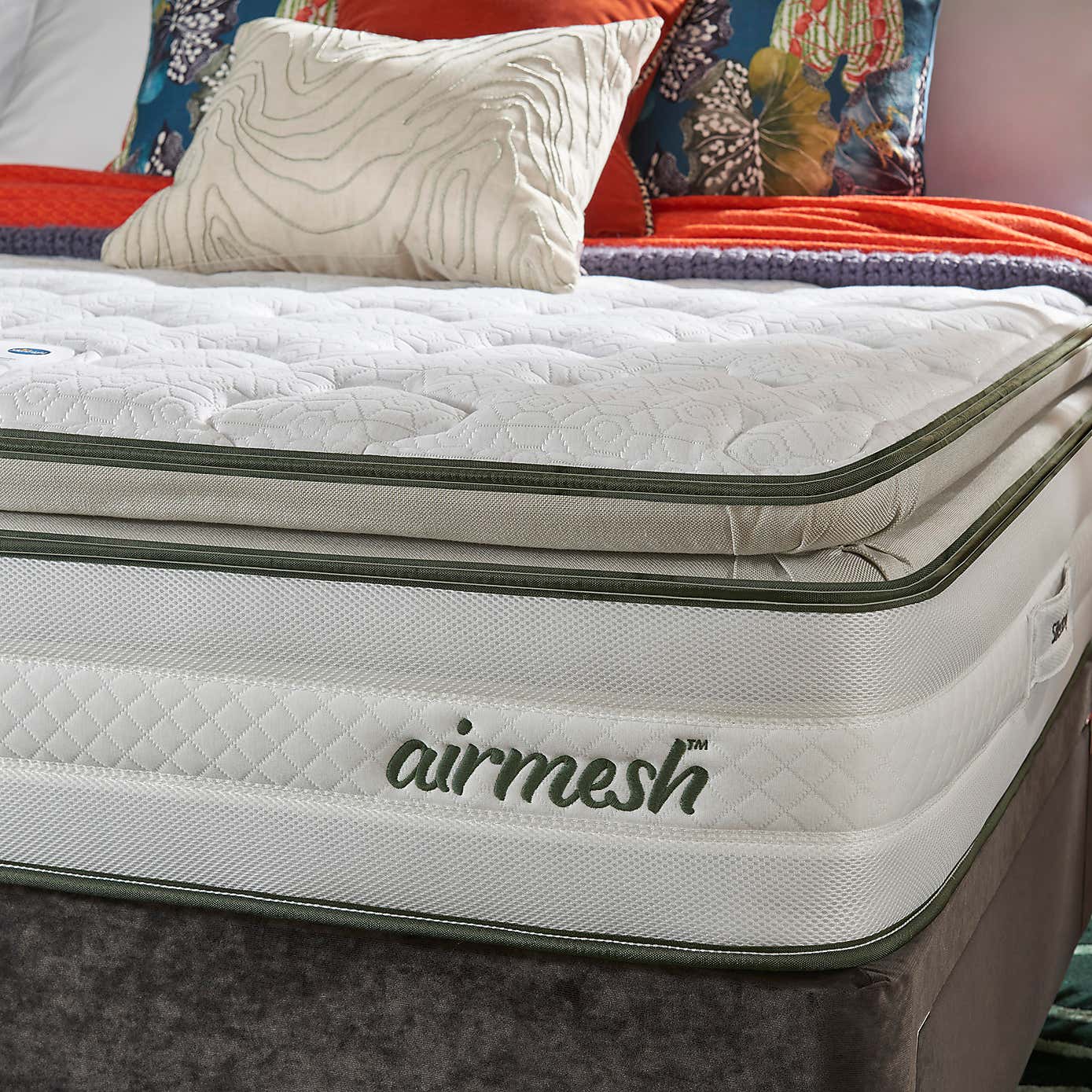 Carousel zoom image position 7 of 9