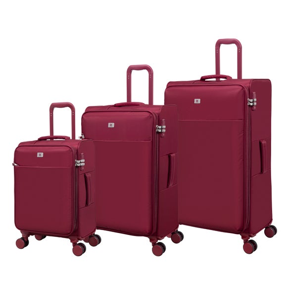 IT Luggage Set of Three Lustrous Luxe Soft Shell Suitcases