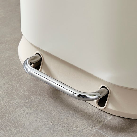 Carousel navigation image position 2 of 3