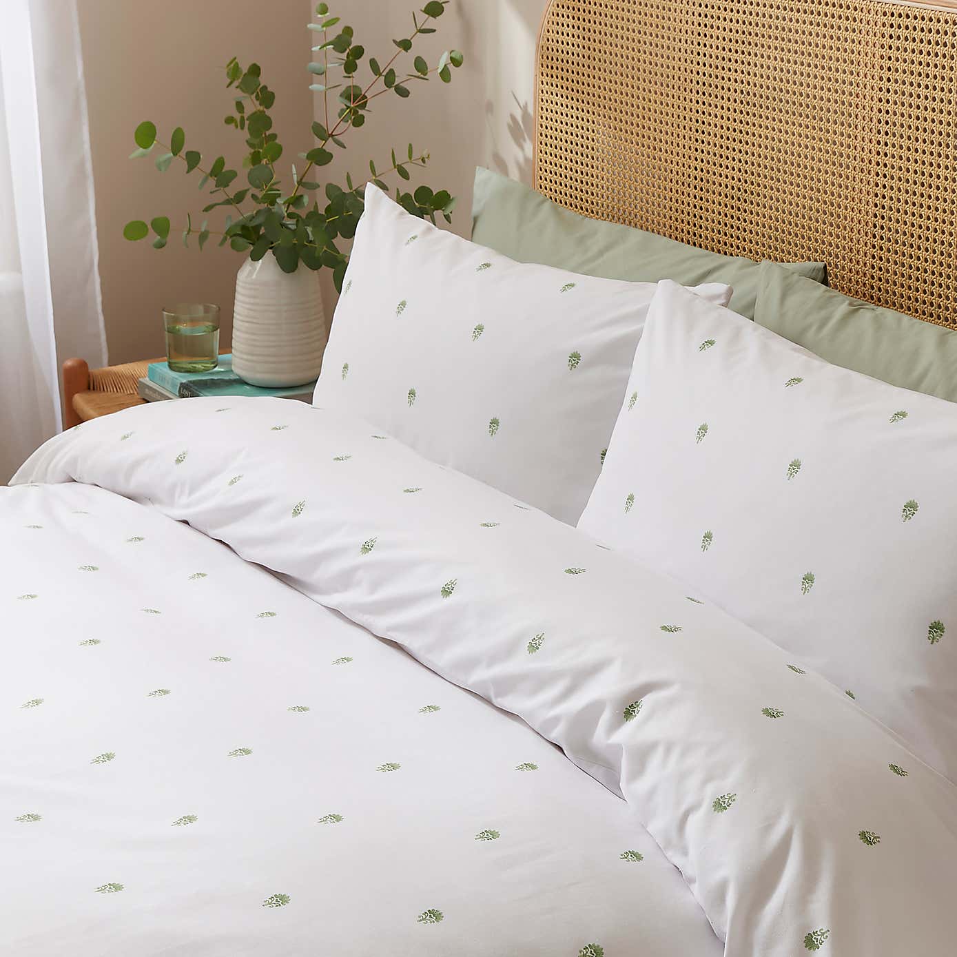 Carousel zoom image position 4 of 5