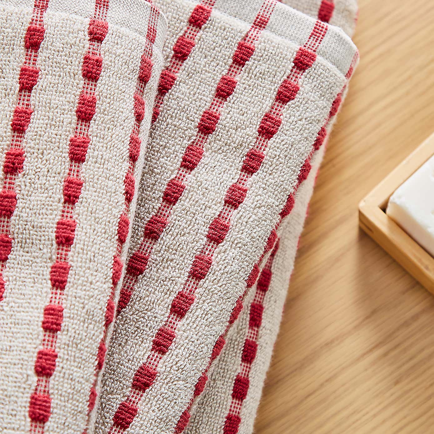 Carousel zoom image position 2 of 3