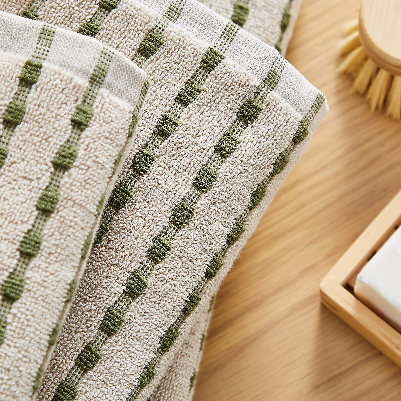 Carousel zoom image position 2 of 3