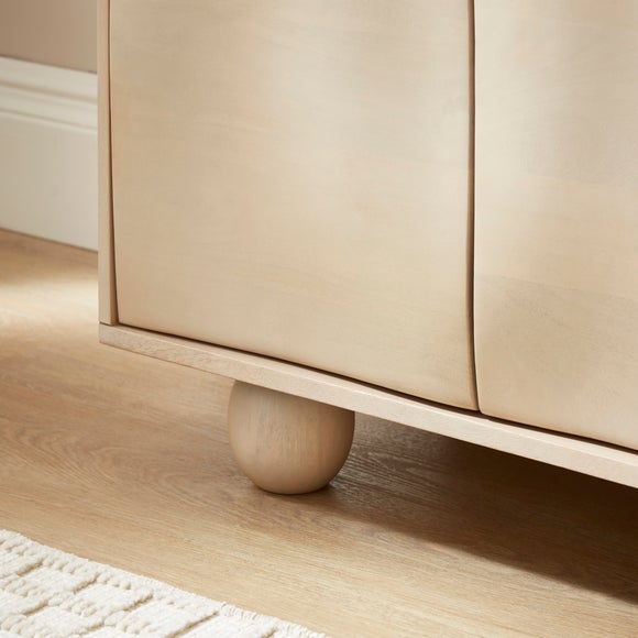 Carousel navigation image position 4 of 7