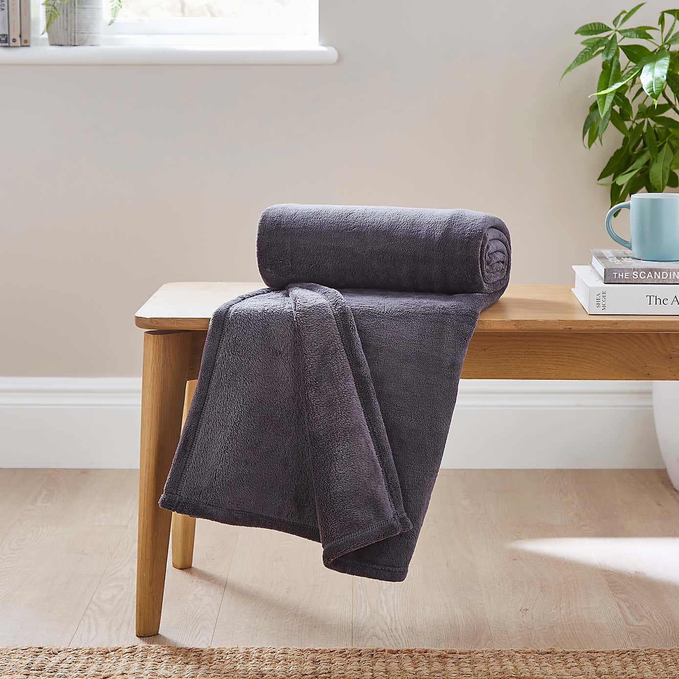 Carousel zoom image position 1 of 2