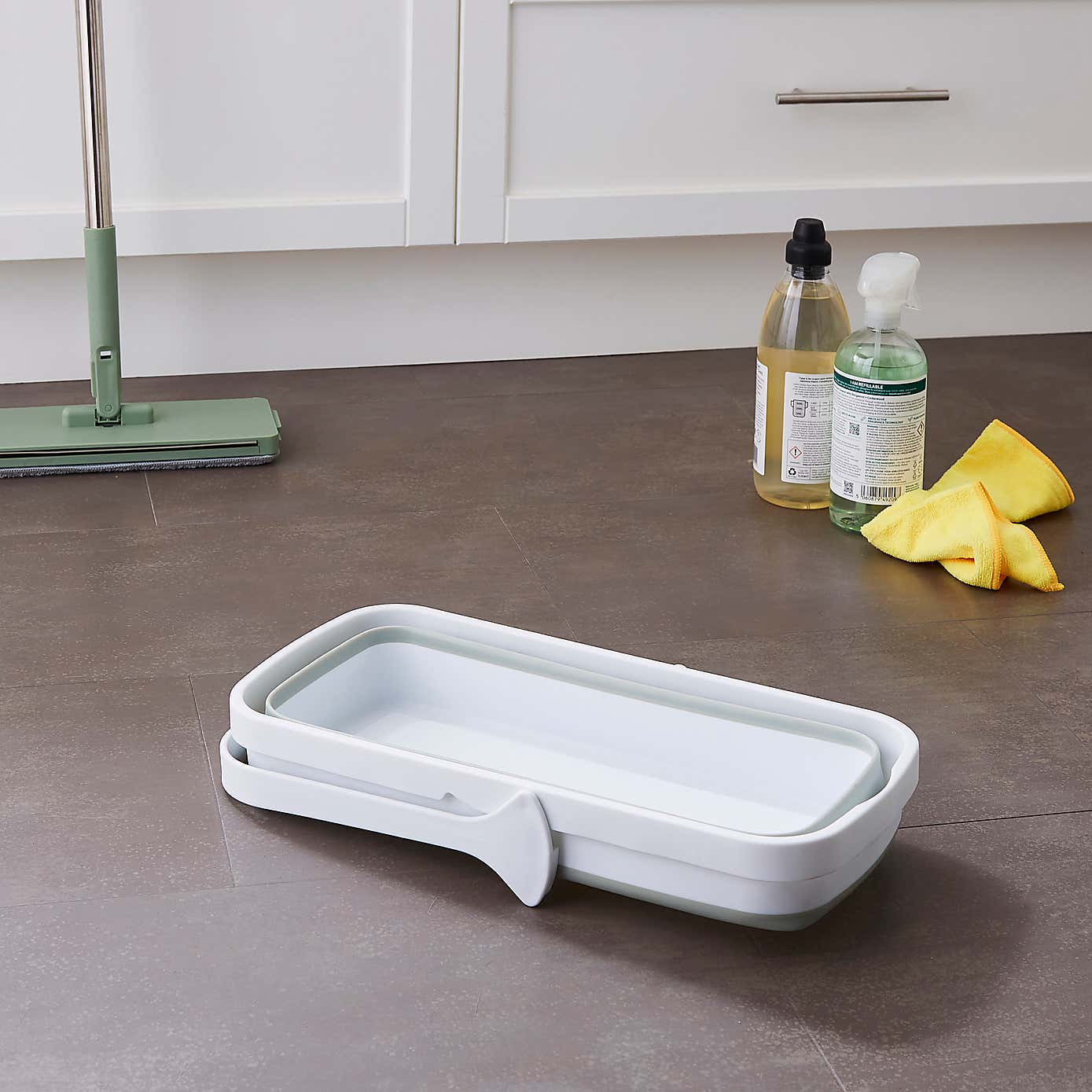 Carousel zoom image position 2 of 3