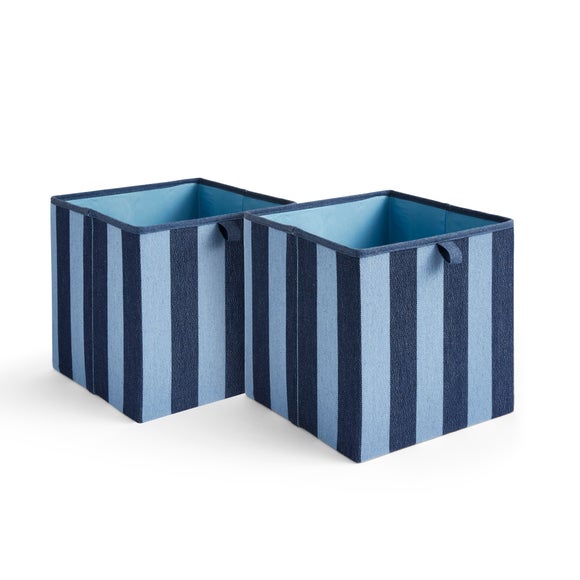 Carousel navigation image position 2 of 3