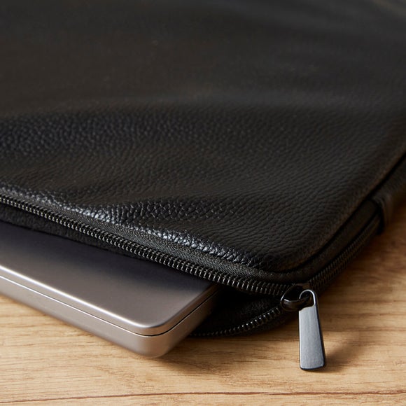 Carousel navigation image position 2 of 3