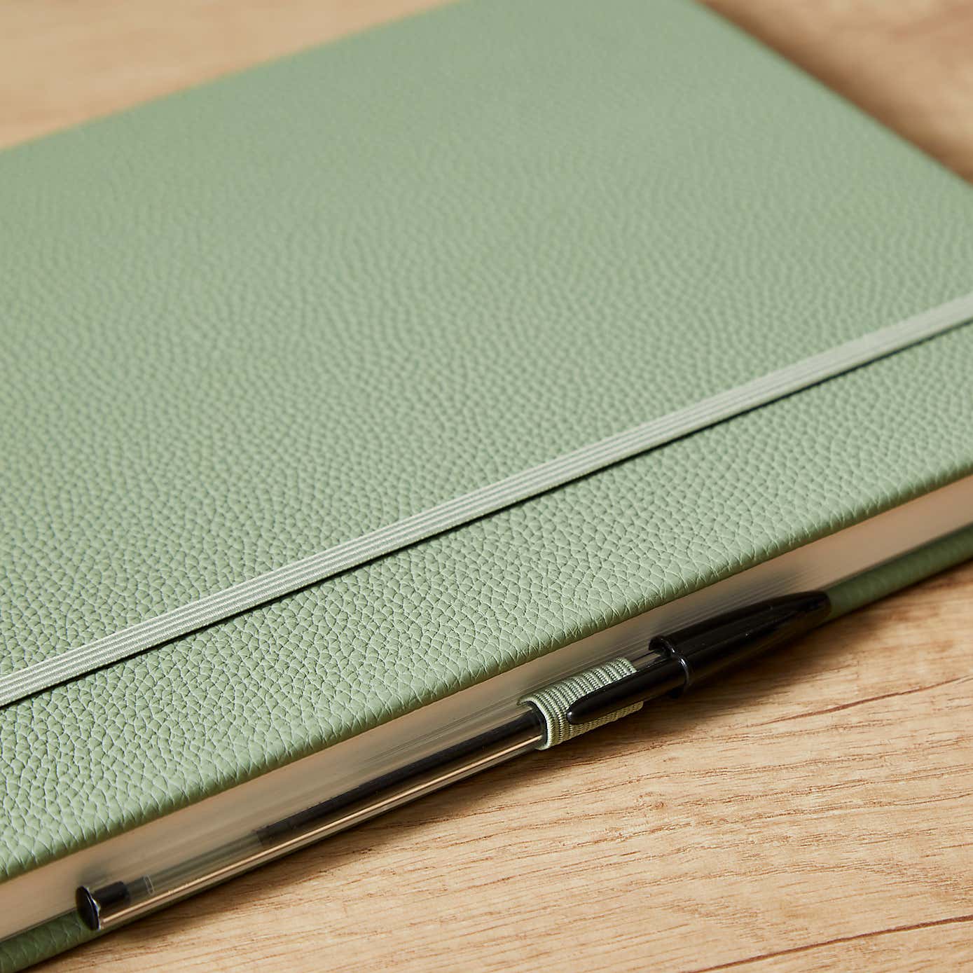 Carousel zoom image position 3 of 4