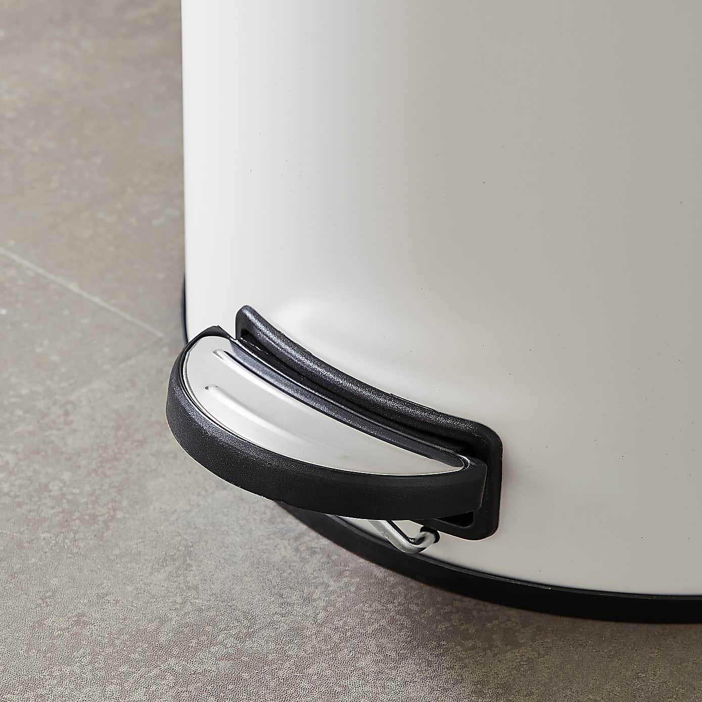 Carousel zoom image position 2 of 3