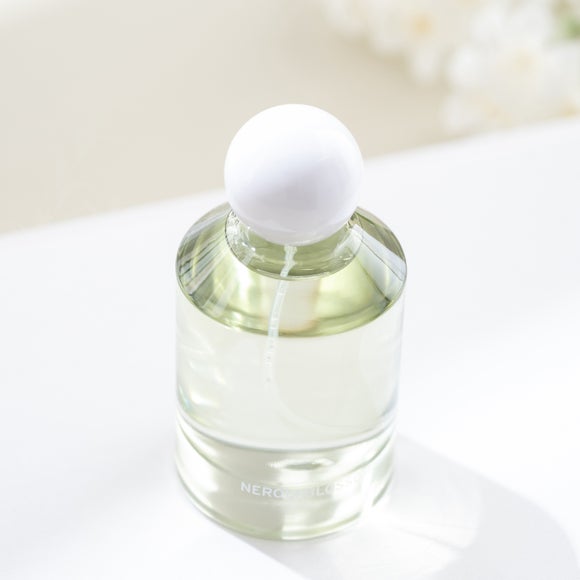 Carousel navigation image position 2 of 3