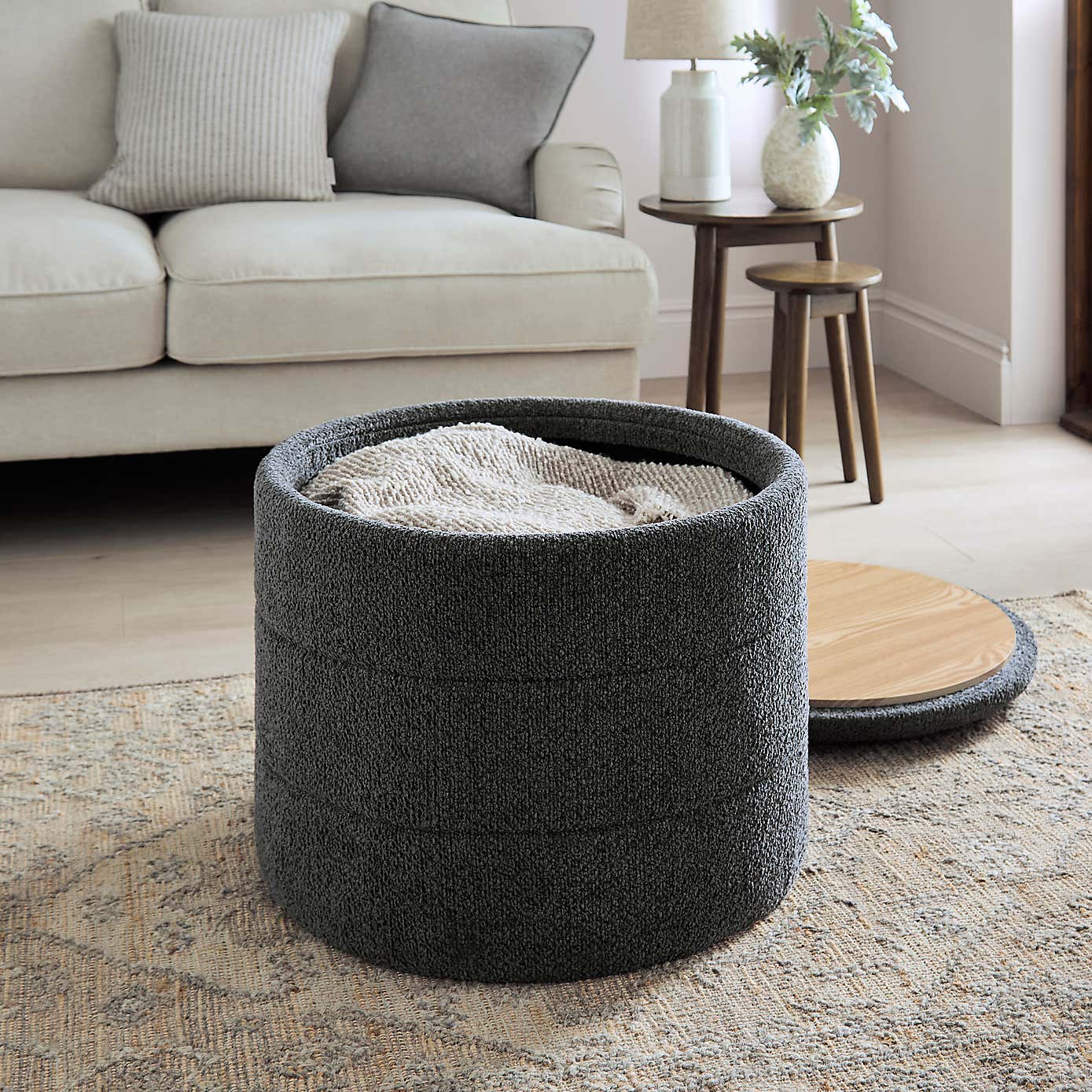 Carousel zoom image position 3 of 4