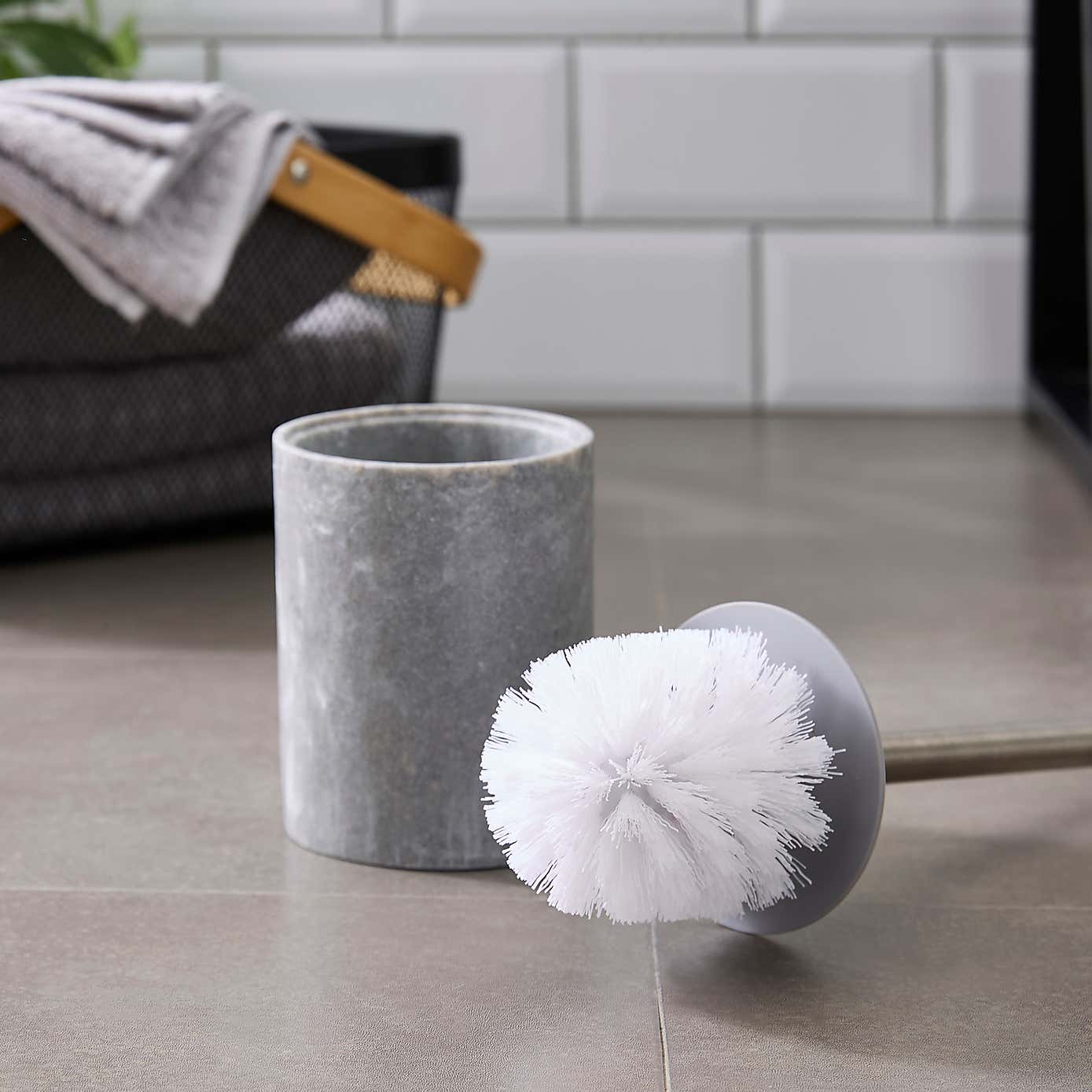 Carousel zoom image position 2 of 3