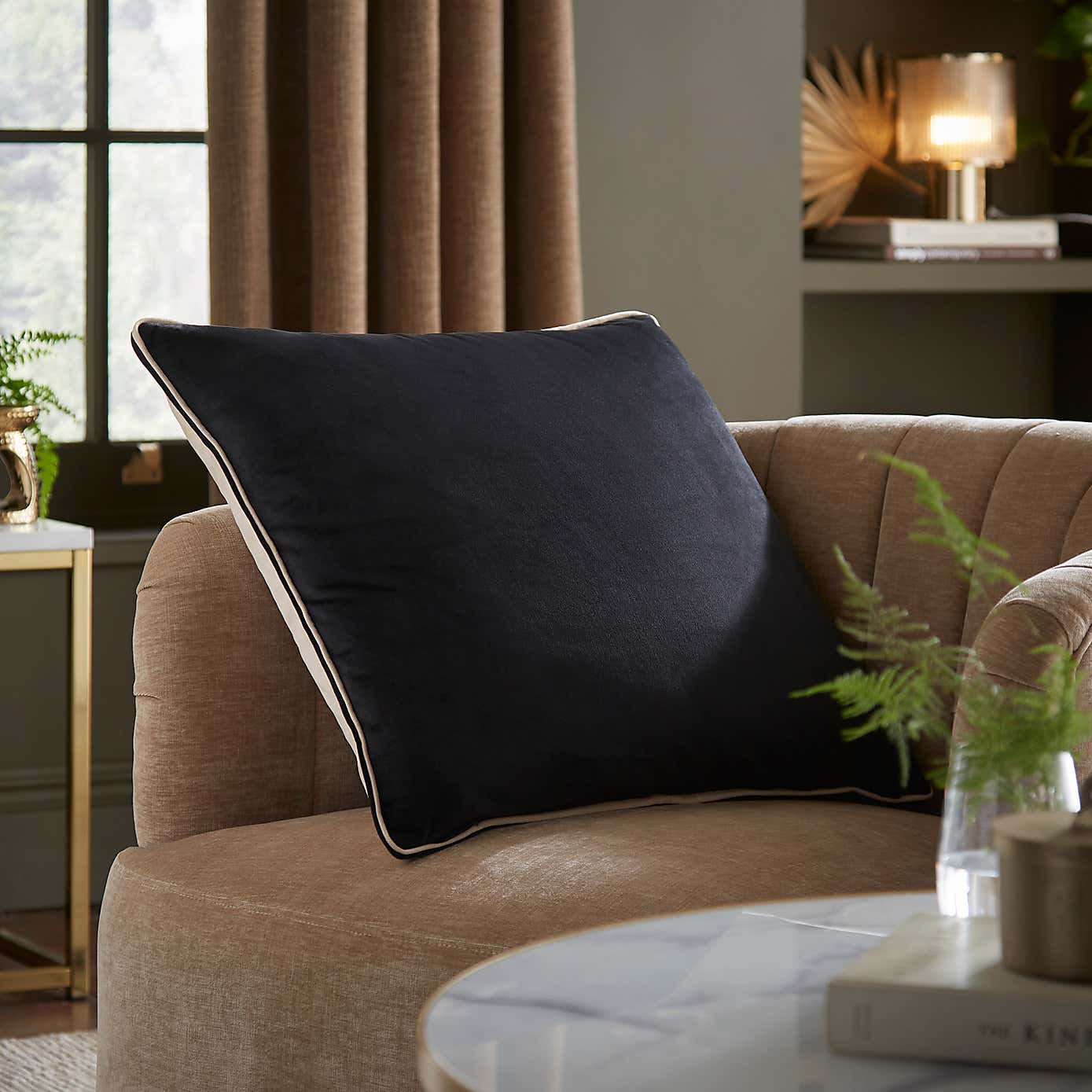 Carousel zoom image position 2 of 5